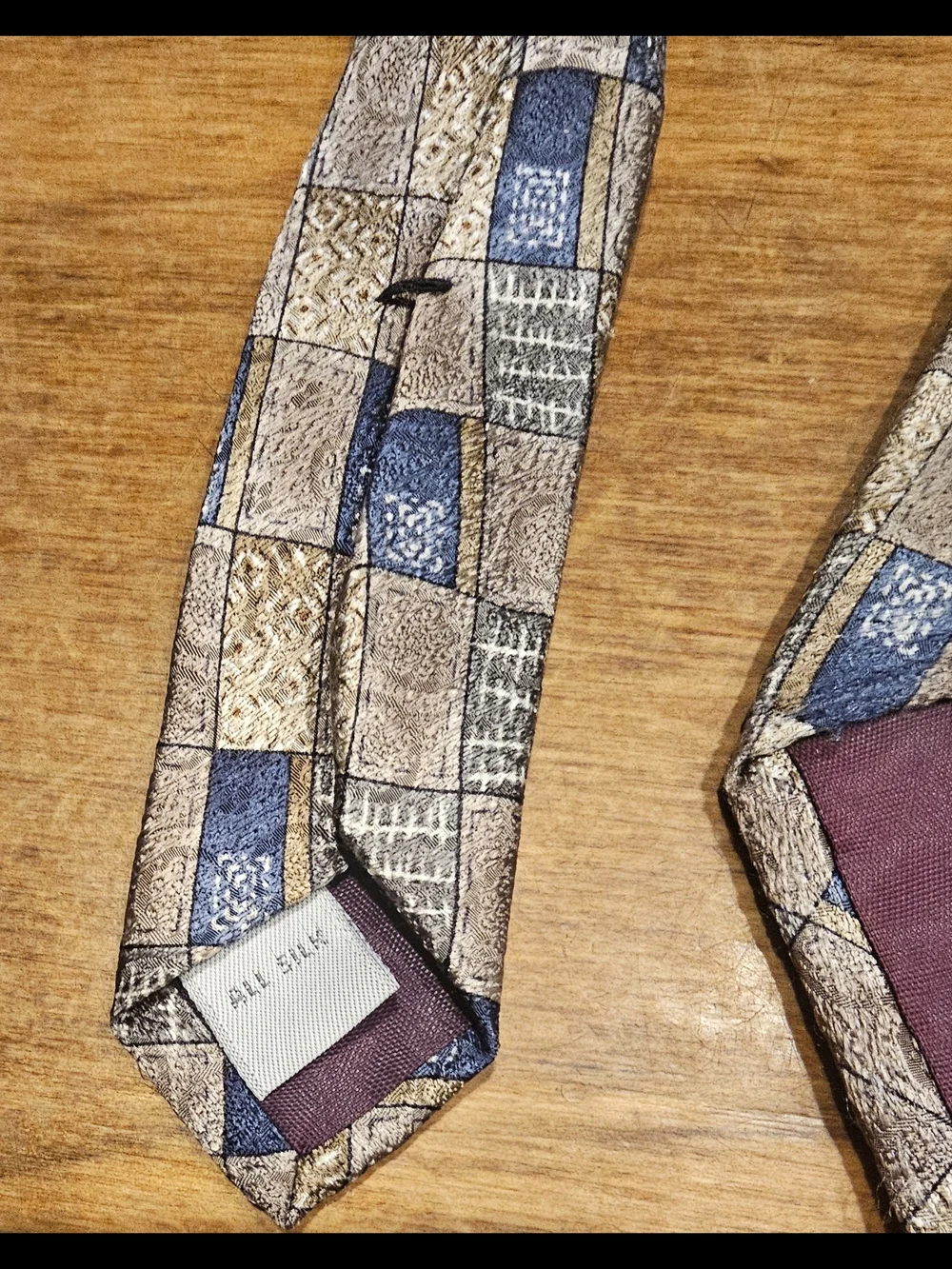 C3, Van Heusen Silk Brown & Blue Tie is a stylish accessory for men